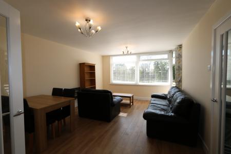 2 bedroom Flat to let in Newbold Lawns, Newbold Terrace East, Leamington Spa, CV32