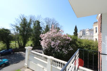 2 bedroom Flat to let in Newbold Lawns, Newbold Terrace East, Leamington Spa, CV32