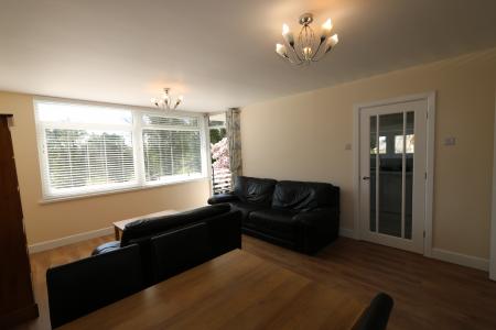 2 bedroom Flat to let in Newbold Lawns, Newbold Terrace East, Leamington Spa, CV32