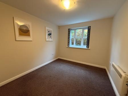 2 bedroom Flat to let in Birch End, All Saints Road, Warwick, CV34