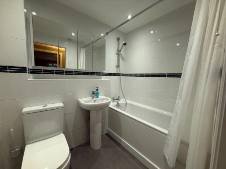 2 bedroom Flat to let in Birch End, All Saints Road, Warwick, CV34