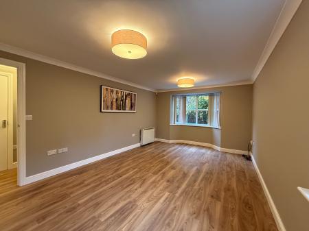 2 bedroom Flat to let in Birch End, All Saints Road, Warwick, CV34