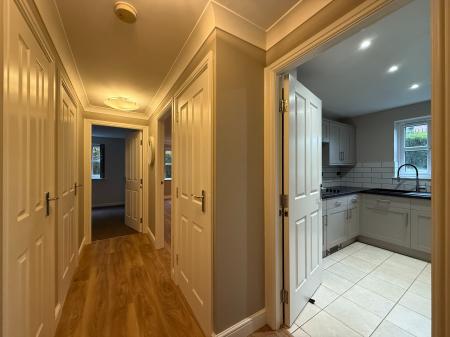 2 bedroom Flat to let in Birch End, All Saints Road, Warwick, CV34