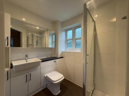 2 bedroom Flat to let in Birch End, All Saints Road, Warwick, CV34