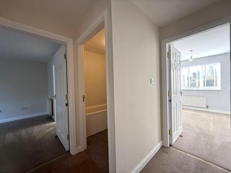 2 bedroom Flat to let in Cobham Green, Leamington Spa, CV31