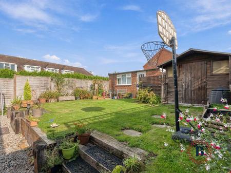 4 bedroom Semi-detached house for sale in Cover Point, Ufton Fields, Ufton, Leamington Spa