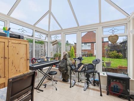 4 bedroom Semi-detached house for sale in Cover Point, Ufton Fields, Ufton, Leamington Spa