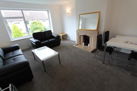2 bedroom Flat to let in Coniston Road, Leamington Spa, CV32