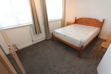 2 bedroom Flat to let in Coniston Road, Leamington Spa, CV32