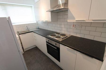2 bedroom Flat to let in Coniston Road, Leamington Spa, CV32