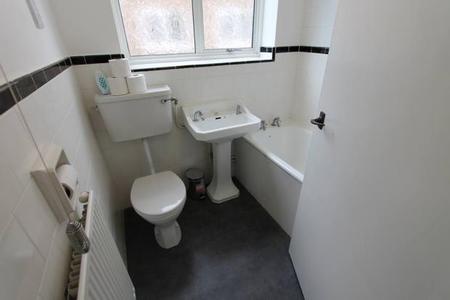 2 bedroom Flat to let in Coniston Road, Leamington Spa, CV32