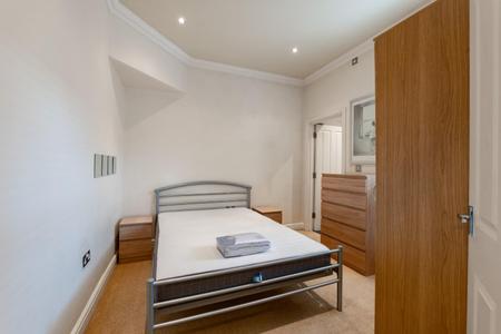 1 bedroom Apartment for sale in Warwick New Road, Leamington Spa