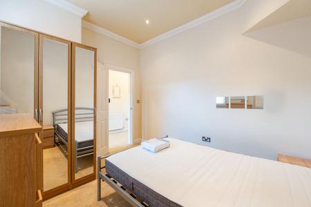 1 bedroom Apartment for sale in Warwick New Road, Leamington Spa
