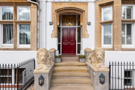 1 bedroom Apartment for sale in Warwick New Road, Leamington Spa