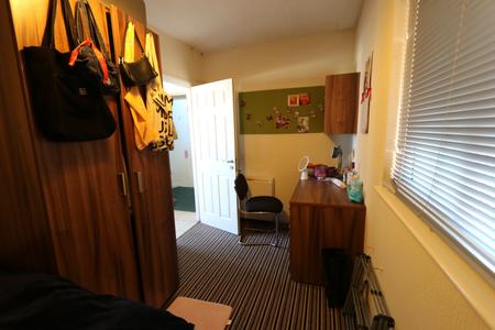 4 bedroom Flat to let in Bath Street, Leamington Spa, CV31