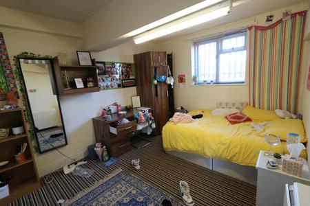 4 bedroom Flat to let in Bath Street, Leamington Spa, CV31