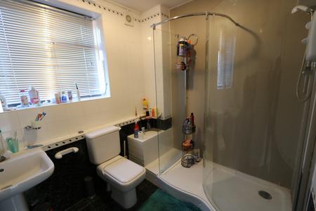 4 bedroom Flat to let in Bath Street, Leamington Spa, CV31