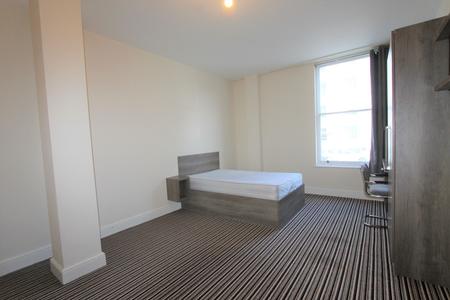 8 bedroom Flat to let in Clarendon Square, Leamington Spa, CV32