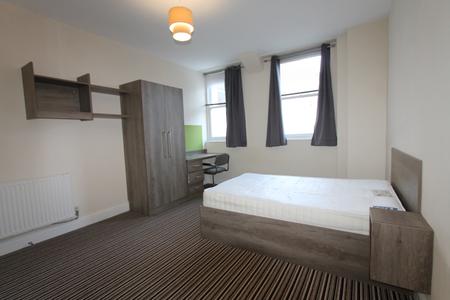 8 bedroom Flat to let in Clarendon Square, Leamington Spa, CV32