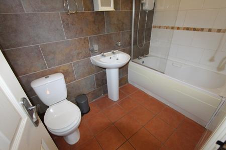 8 bedroom Flat to let in Clarendon Square, Leamington Spa, CV32