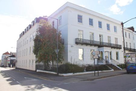 8 bedroom Flat to let in Clarendon Square, Leamington Spa, CV32