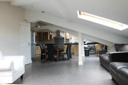 8 bedroom Flat to let in Clarendon Square, Leamington Spa, CV32