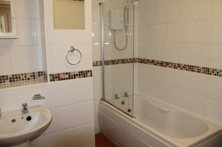 8 bedroom Flat to let in Clarendon Square, Leamington Spa, CV32