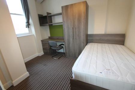 7 bedroom Flat to let in Clarendon Square, Leamington Spa, CV32