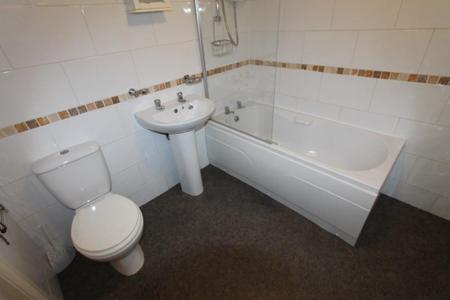 7 bedroom Flat to let in Clarendon Square, Leamington Spa, CV32