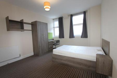 7 bedroom Flat to let in Clarendon Square, Leamington Spa, CV32