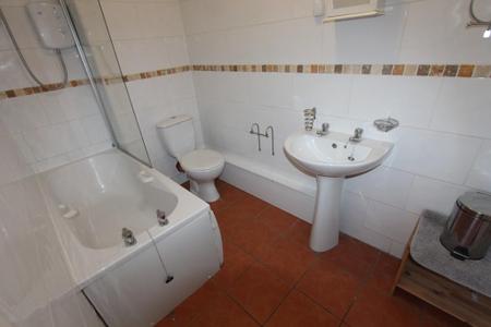 7 bedroom Flat to let in Clarendon Square, Leamington Spa, CV32