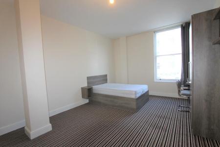 7 bedroom Flat to let in Clarendon Square, Leamington Spa, CV32