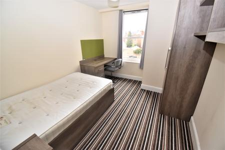 8 bedroom Flat to let in Clarendon Square, Leamington Spa, CV32