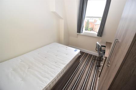 8 bedroom Flat to let in Clarendon Square, Leamington Spa, CV32