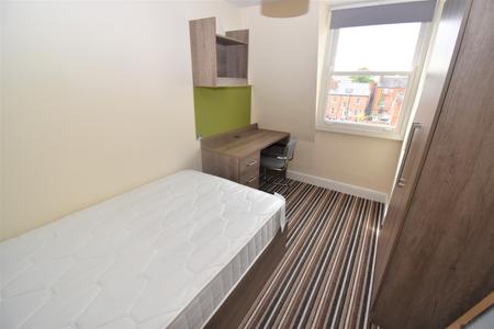 8 bedroom Flat to let in Clarendon Square, Leamington Spa, CV32