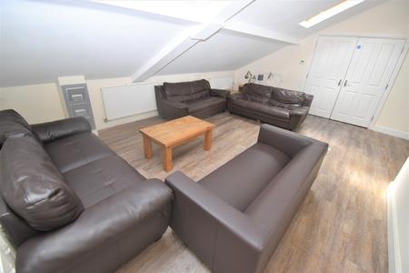 8 bedroom Flat to let in Clarendon Square, Leamington Spa, CV32