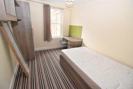 8 bedroom Flat to let in Clarendon Square, Leamington Spa, CV32
