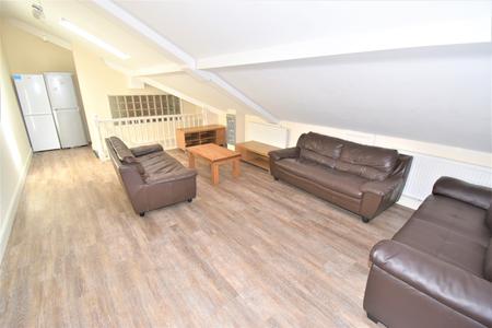 8 bedroom Flat to let in Clarendon Square, Leamington Spa, CV32