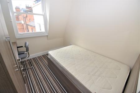 8 bedroom Flat to let in Clarendon Square, Leamington Spa, CV32