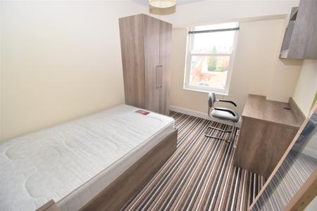 8 bedroom Flat to let in Clarendon Square, Leamington Spa, CV32