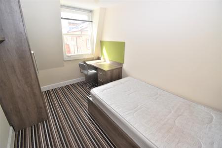8 bedroom Flat to let in Clarendon Square, Leamington Spa, CV32
