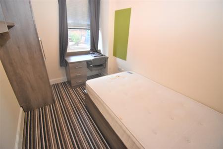 5 bedroom Flat to let in Clarendon Square, Leamington Spa, CV32