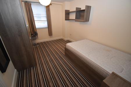 5 bedroom Flat to let in Clarendon Square, Leamington Spa, CV32