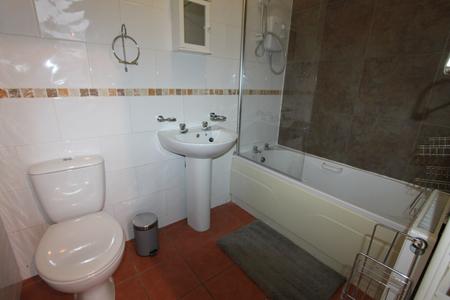 5 bedroom Flat to let in Clarendon Square, Leamington Spa, CV32