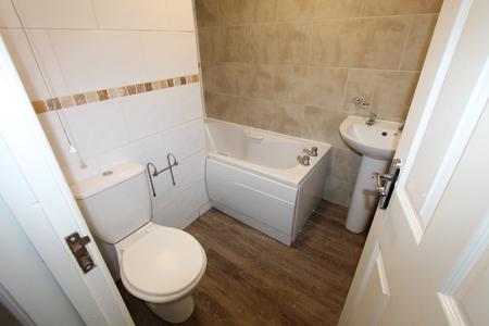 5 bedroom Flat to let in Clarendon Square, Leamington Spa, CV32