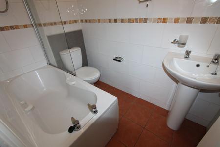 5 bedroom Flat to let in Clarendon Square, Leamington Spa, CV32