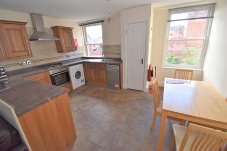 2 bedroom Flat to let in Clarendon Square, Leamington Spa, CV32