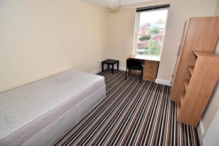 2 bedroom Flat to let in Clarendon Square, Leamington Spa, CV32