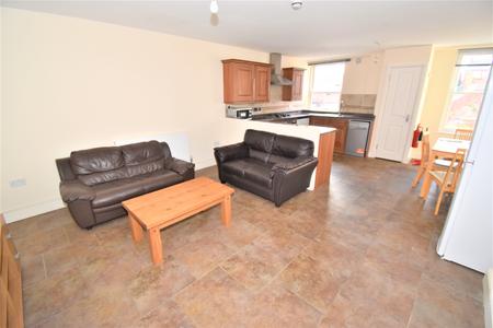 2 bedroom Flat to let in Clarendon Square, Leamington Spa, CV32