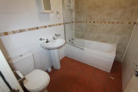 4 bedroom Flat to let in Clarendon Square, Leamington Spa, CV32